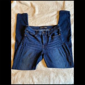 Express Jeans Size 4R Mid Rise Jeggings